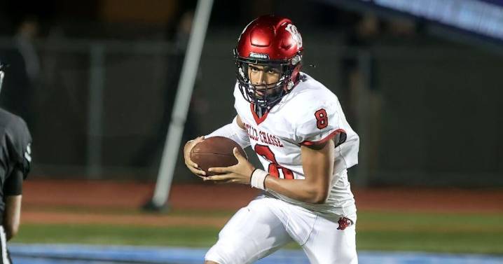 Belle Chasse controls the clock with physical run game against defending state champion Shaw
