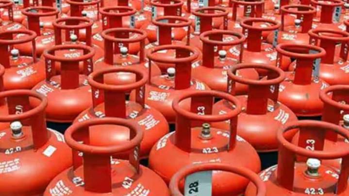 Commercial LPG Cylinder Prices Hiked By Rs 15.50, No Change In Domestic Rates