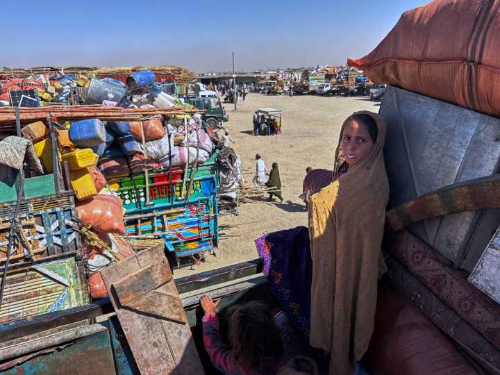 Pakistan speeds up expulsion of Afghan refugees amid tensions with Taliban