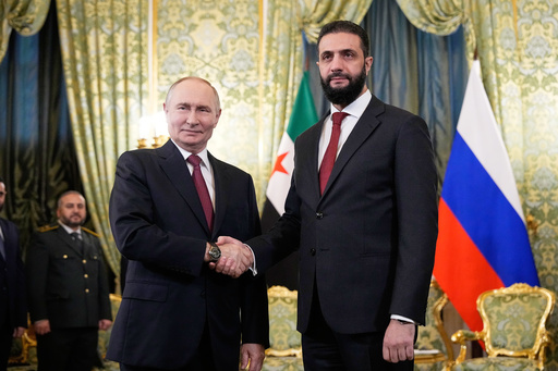 Líder interino de Siria, Ahmad al-Sharaa, se reúne con Putin en Moscú