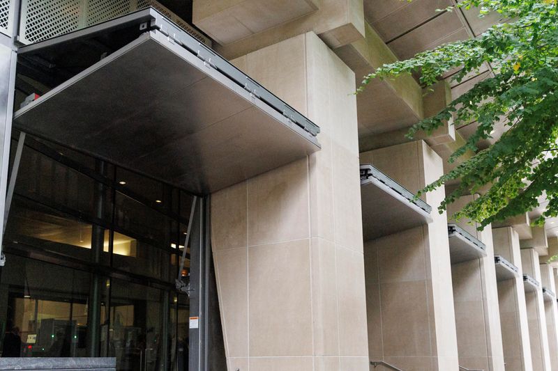 US judge temporarily blocks Trump administration from deploying national guard in Portland