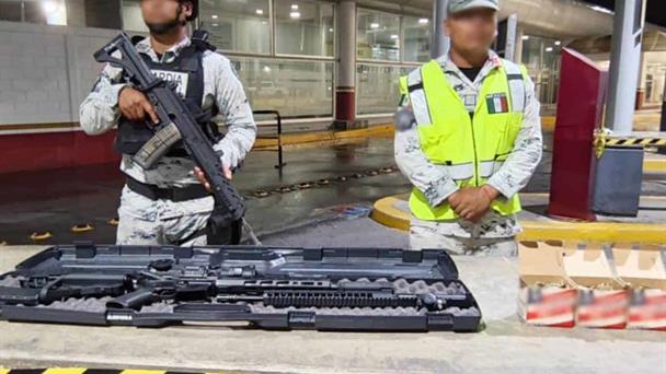 Detienen en Reynosa a estadounidenses al intentar ingresar armas a México