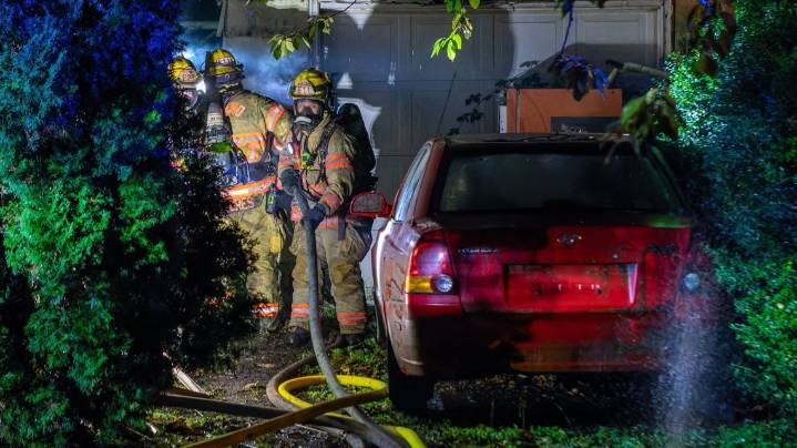 Deadly house fire reported in Southeast Portland