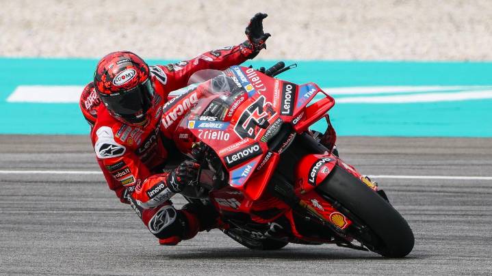 La mejor versión de Pecco Bagnaia se hace con la pole y el esprint de Malasia