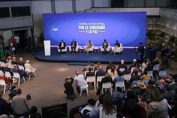 Jorge Rodríguez: Los medios deben defender la verdad de Venezuela