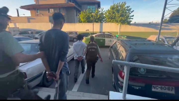 Hay 2 detenidos por el asesinato de un joven esta tarde en Chillán Viejo.