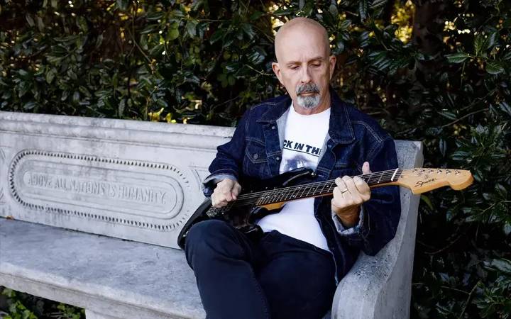 Peter Holsapple Returns to Shank Hall