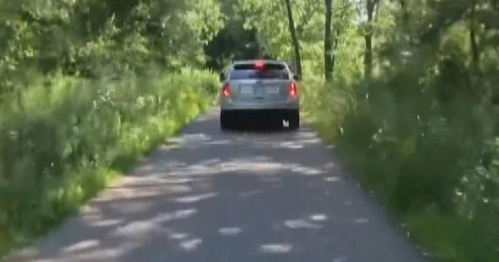 Saugus community worried about cars taking wrong turn onto bike path