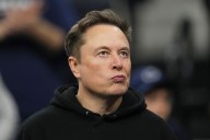 La NASA amenaza con dejar a la empresa Elon Musk fuera de la próxima misión a la luna