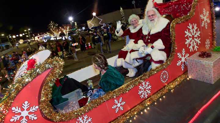 When will Santa be at Bass Pro Shops in Alabama? When to get free photos