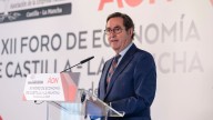 Garamendi ironiza pidiendo él un permiso de diez días para no aguantar las "ocurrencias" de Díaz