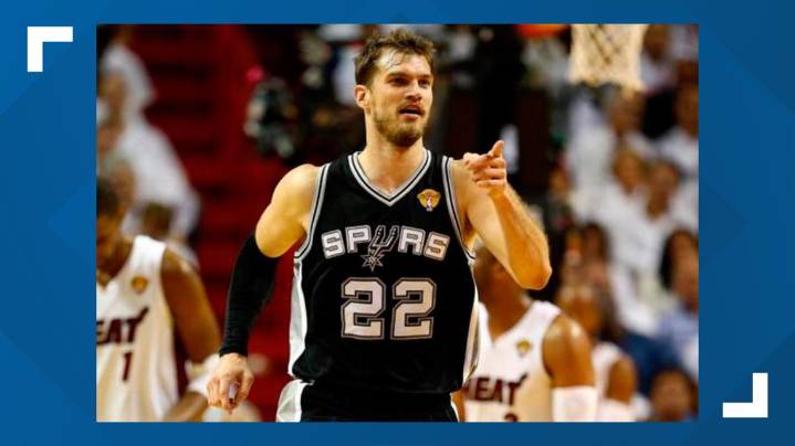 Former Spurs center Tiago Splitter takes over head coaching duties for Trail Blazers following Billups' arrest