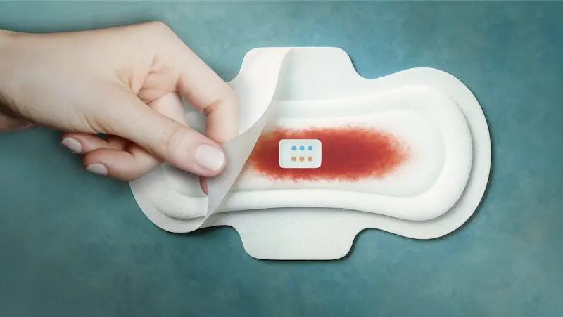 Crean toalla inteligente para detectar alertas de salud en la menstruación