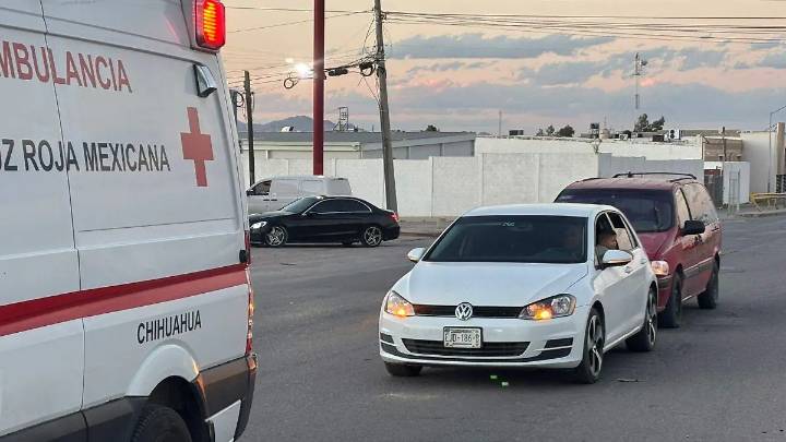 Carambola en la Juan Pablo II deja a una mujer lesionada