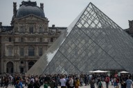 Robo en el Louvre: en siete minutos se llevaron joyas de «valor inestimable»