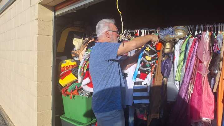 This man thrifts all year to create free Halloween costumes for kids