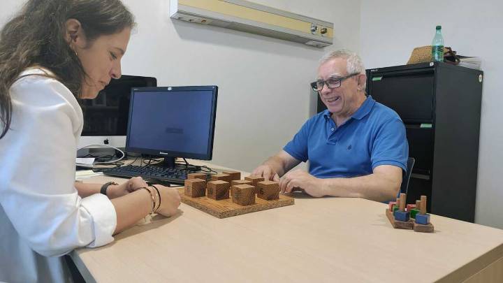 "Dormir mal, vivir estresado y no moverse es la tormenta perfecta para sufrir un ictus"