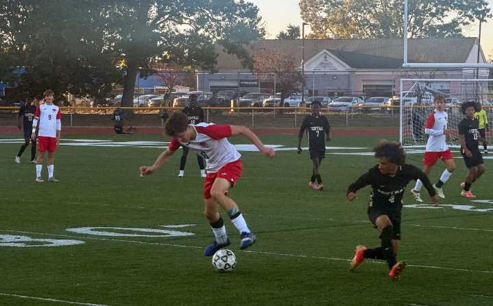 Frontier boys soccer snatches late equalizer, earns draw with Central
