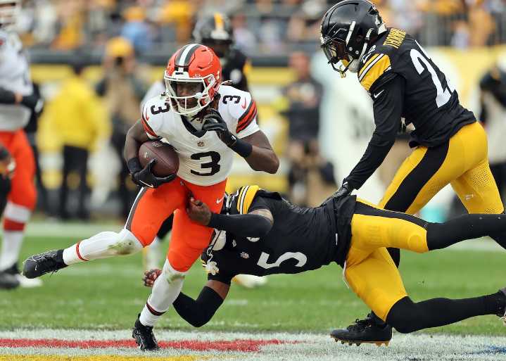 Browns’ offense hits 11 straight games under 17 points in a same-old-story loss to Steelers: Ashley Bastock