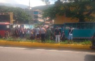 Colisión entre camión de la GNB y autobús deja 3 heridos en La Guaira