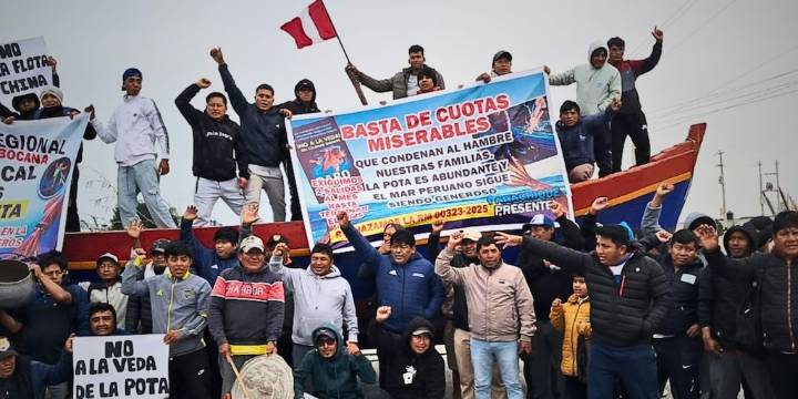 Paita: Sociedad Nacional de Industrias condena paro de pescadores por cuotas de pota en el norte del país