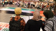 La comunidad educativa y colectivos solidarios protagonizan en Huesca una jornada de apoyo al pueblo palestino