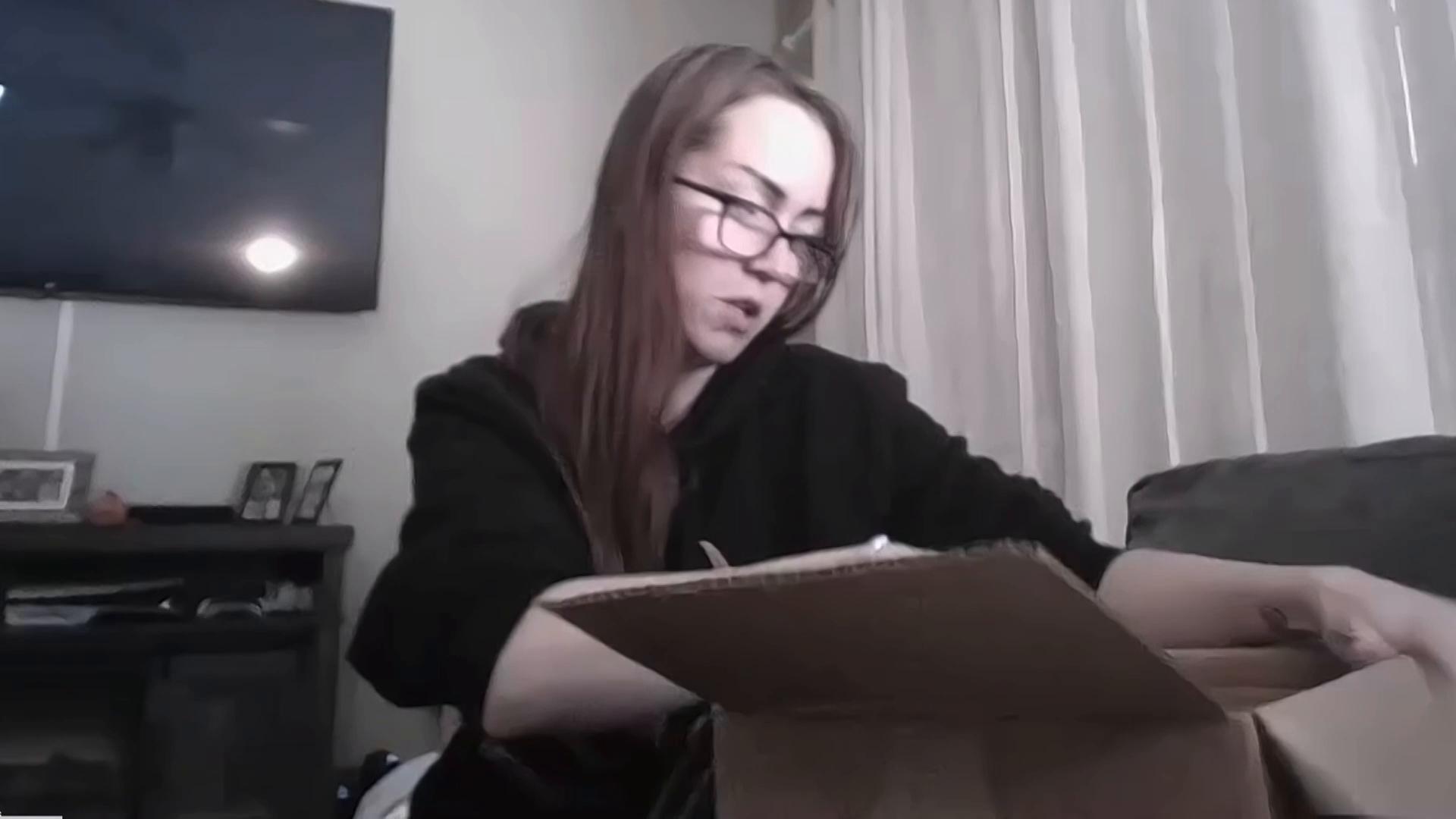 Last-minute scramble over pay takes a toll on military families during the shutdown