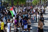 Estudiantes gaditanos vacían las aulas y salen a la calle para clamar contra el genocidio en Gaza