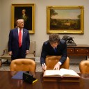 Milei, en su trampa. El camino que lleva al fin de la utopía libertaria
