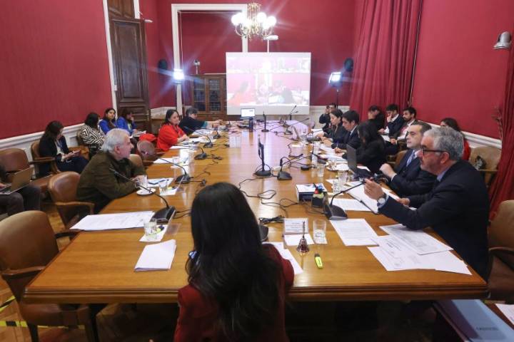 Reforma busca incorporar reconocimiento constitucional a pueblos originarios