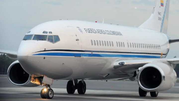 Petro no pudo cargar combustible en el avión presidencial en España