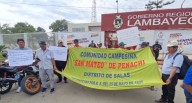 Agricultores protestan en Lambayeque por demora en carretera que conecta cuatro distritos