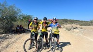 Ciclistas del Color Team 'vuelan' en la pista; brillan en territorio coahuilense