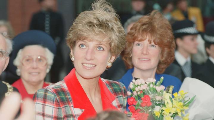 Princess Diana’s 70-Year-Old Sister Lady Sarah McCorquodale Suffered a “Very Bad Fall”