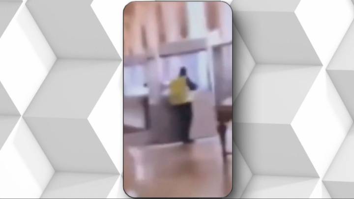 El poder de un chaleco fluorescente para hacerse invisibles: así perpetraron cuatro hombres el robo del siglo en el Louvre