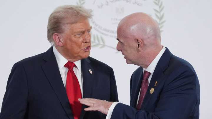 ¿Por qué Gianni Infantino, presidente de la Fifa, asistió a la 'cumbre de paz de Gaza' que organizó Donald Trump en Egipto?
