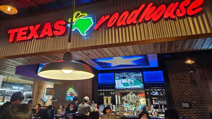 The Texas Roadhouse Sandwich You Should Always Avoid Ordering
