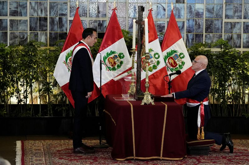 Peru's Jeri swears in top cabinet members