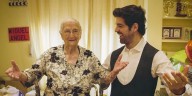 “100 días con la Tata”: el actor que se encerró con su tía abuela en la pandemia y la lanzó a la fama