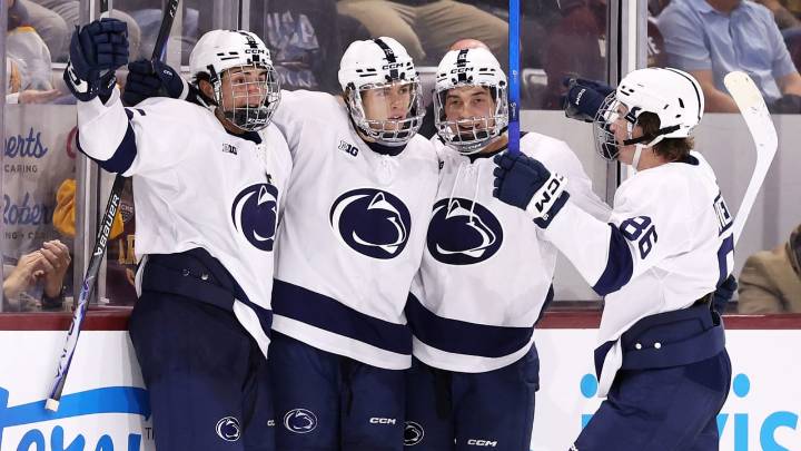 McKenna anota en el hockey colegial en triunfo de Penn State