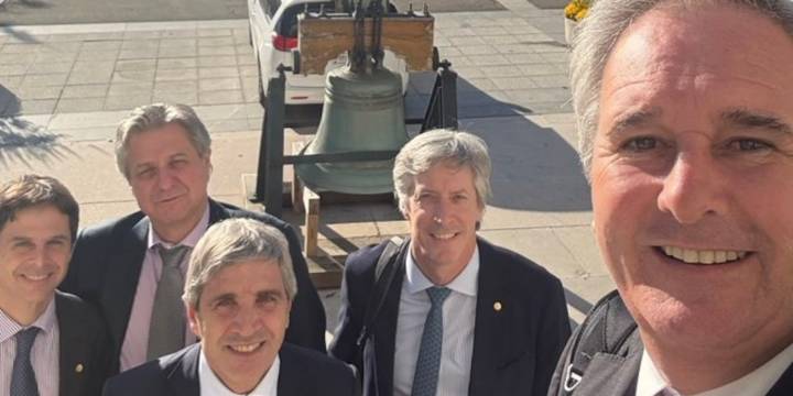 Llegó el equipo económico a la Argentina y se esperan más precisiones sobre apoyo financiero de EEUU