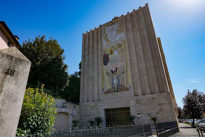Trial against famous ex-Jesuit artist, accused of abusing women, to start with judges named