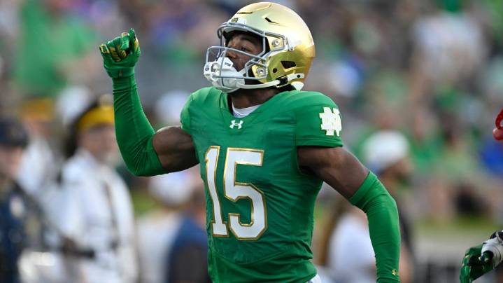 Leonard Moore has 2 interceptions and No. 21 Notre Dame beats Boise State 28
