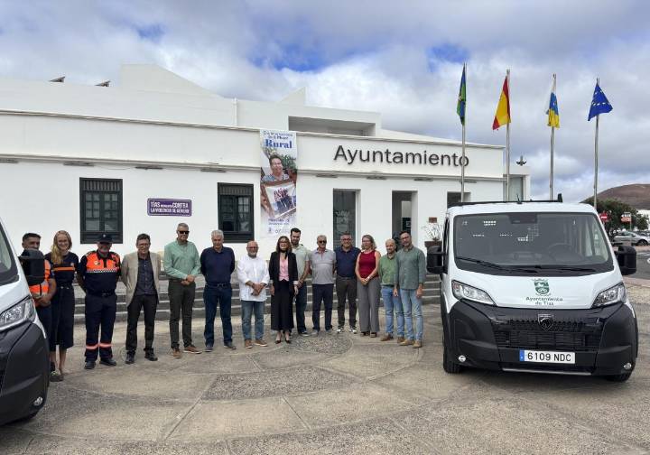 Protección Civil de Tías estrena furgonetas