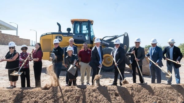 Arrancan obras de estudio cinematográfico en NMSU