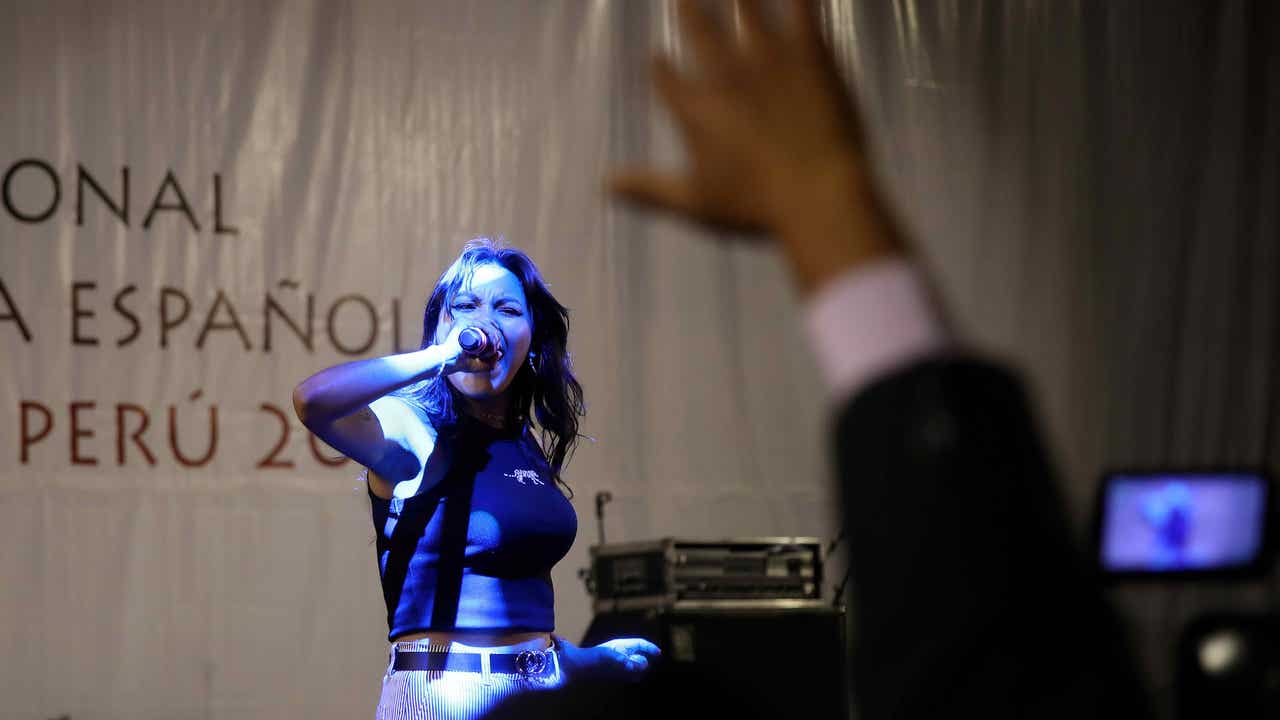 Rap y la lengua española se hermanan en la noche más rompedora del Congreso de la Lengua