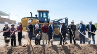 Arrancan obras de estudio cinematográfico en NMSU
