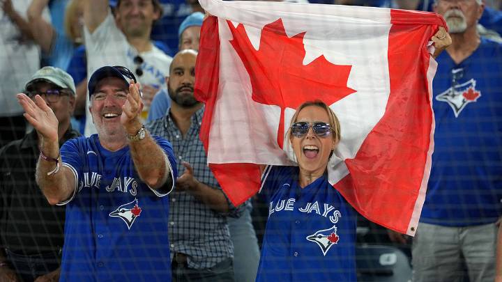 Blue Jays manager John Schneider’s honest thoughts on coaching only Canadian team