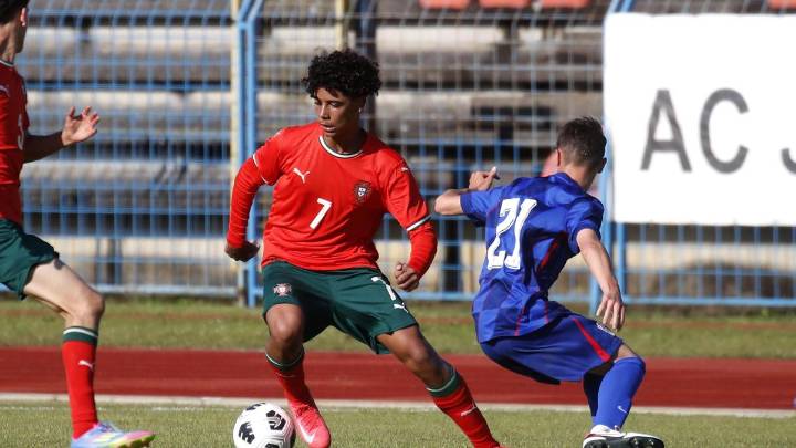 El hijo de Cristiano Ronaldo presume de su nuevo carro en sus redes sociales: un SUV deportivo de alta gama