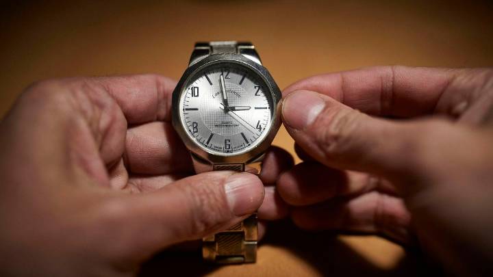 Los expertos en sueño aplauden la supresión del cambio horario que propone el Gobierno: "Mantener un ritmo regular es salud"
